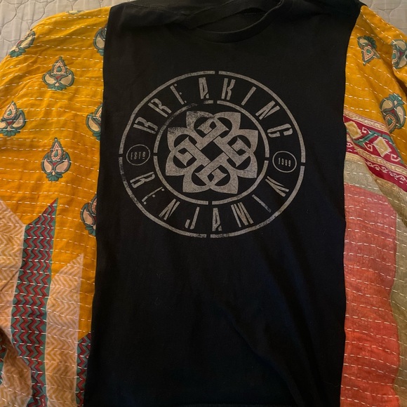 Breaking Benjamin Black T-Shirt with Kantha Sleeves. Poncho Boho - Picture 1 of 4